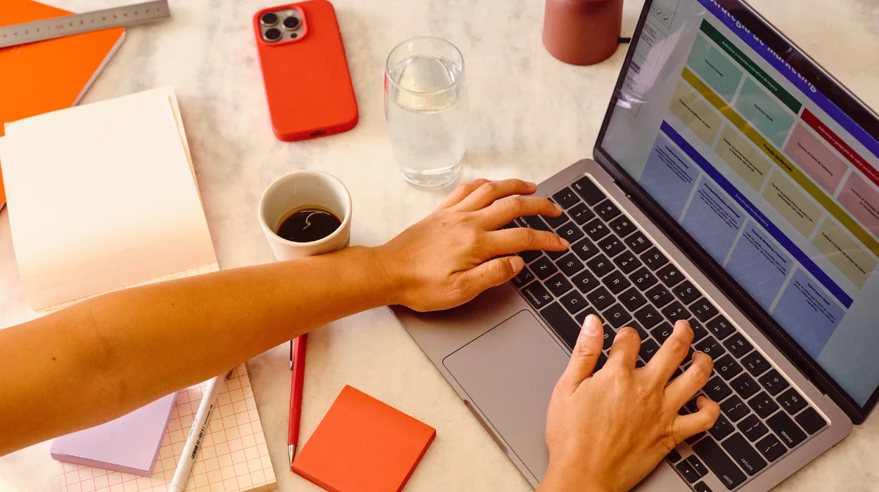 Comparing DIY Company Secretarial Tasks vs Professional Outsourcing for Small Business Owners