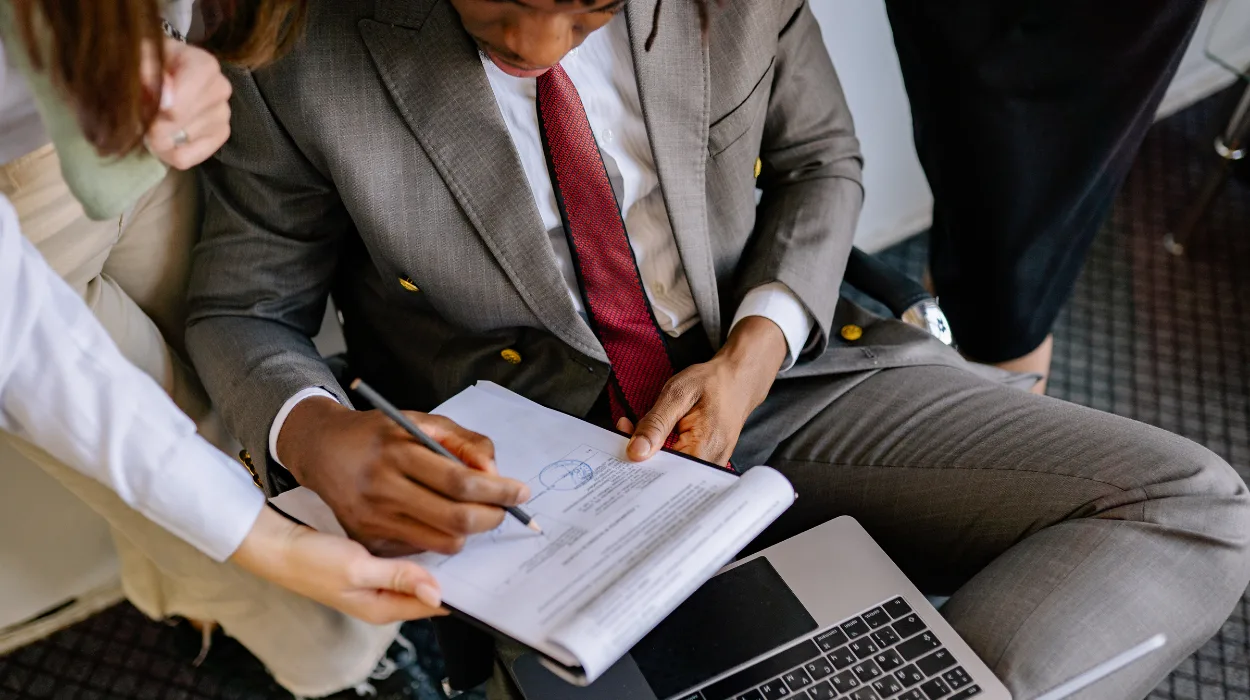 Comparing Different Company Packs Which Documents Does Your New Business Really Need in 2026