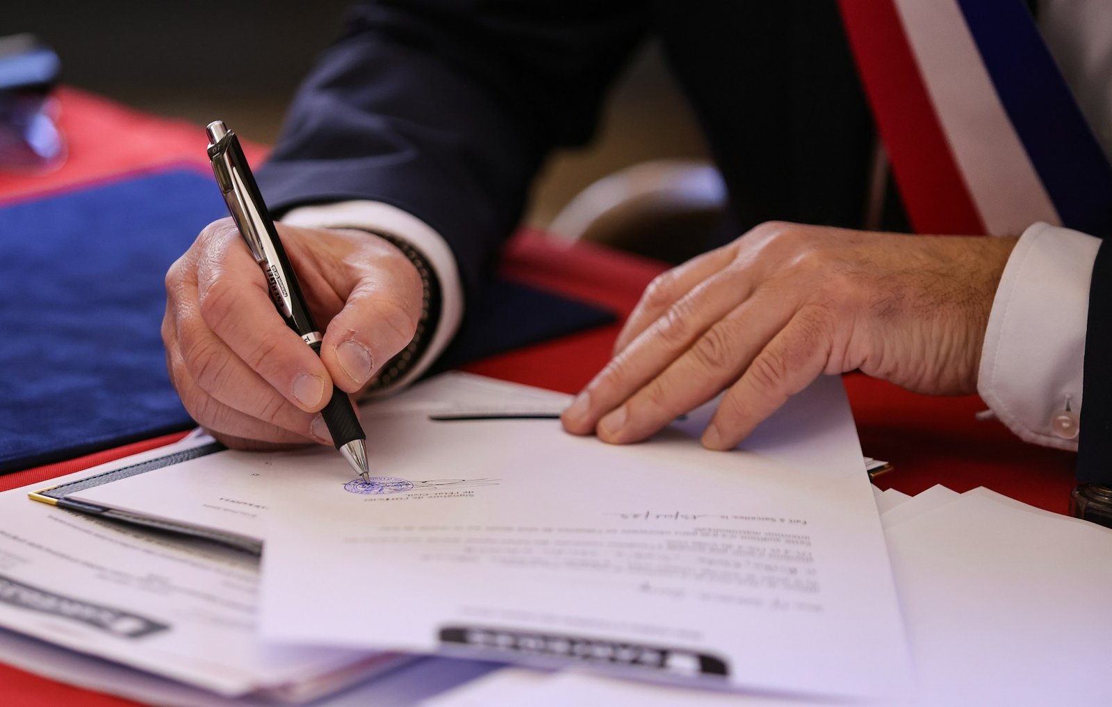 How to Become a Contractor in the UK: A Complete Beginner's Guide