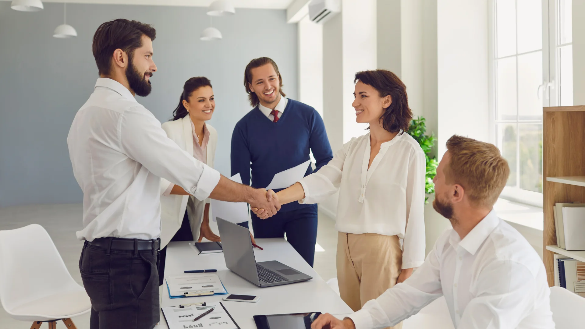 Where Can You Find Professional Meeting Rooms for Business in 2026