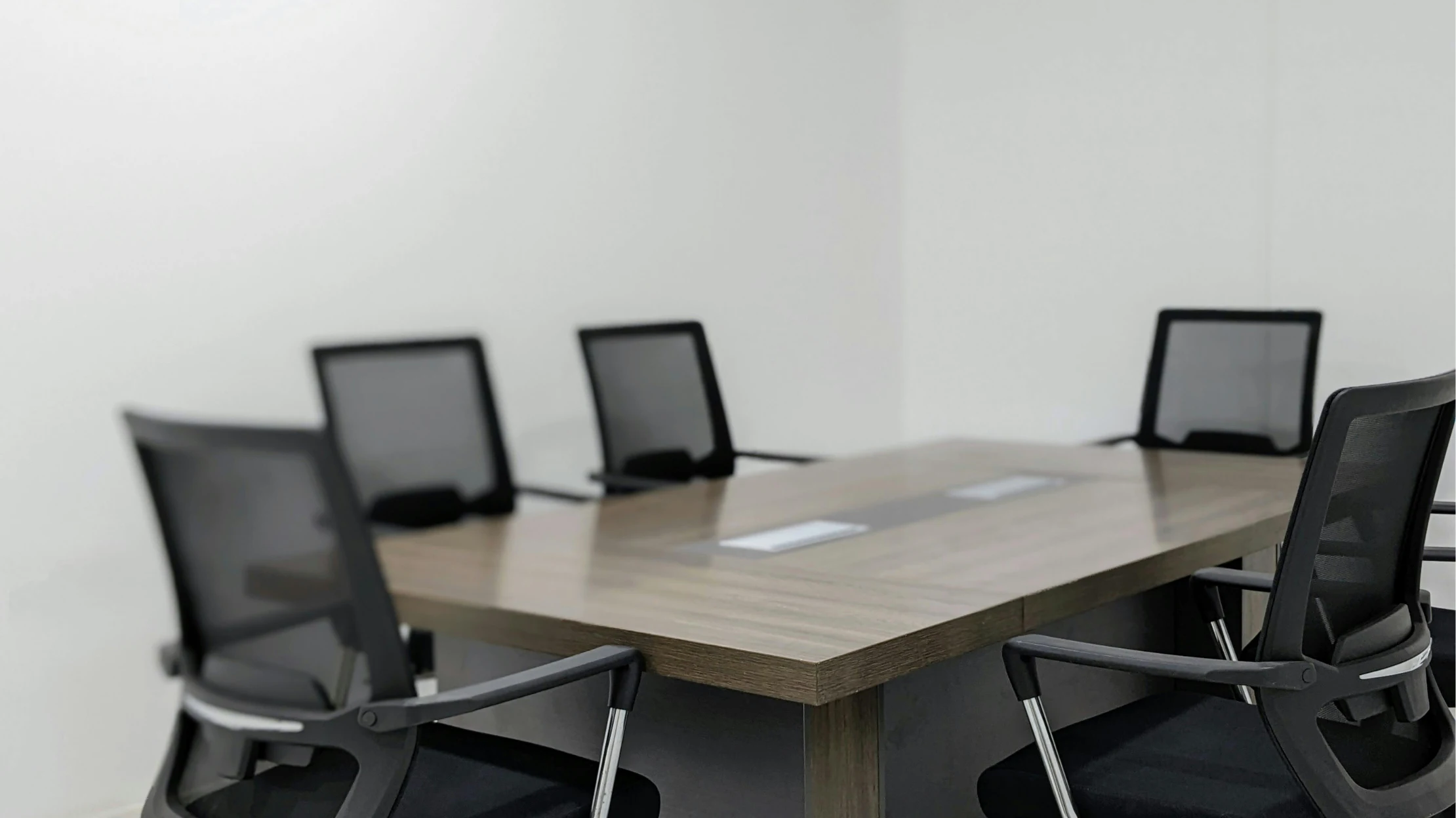 Where to book premium meeting rooms for executive meetings in 2026