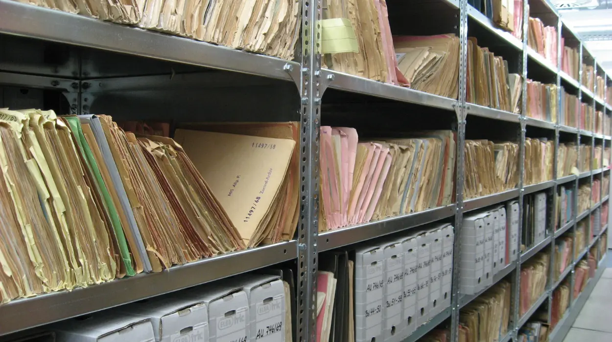 Internal Records vs. Companies House Filings: Avoiding Discrepancies in 2026