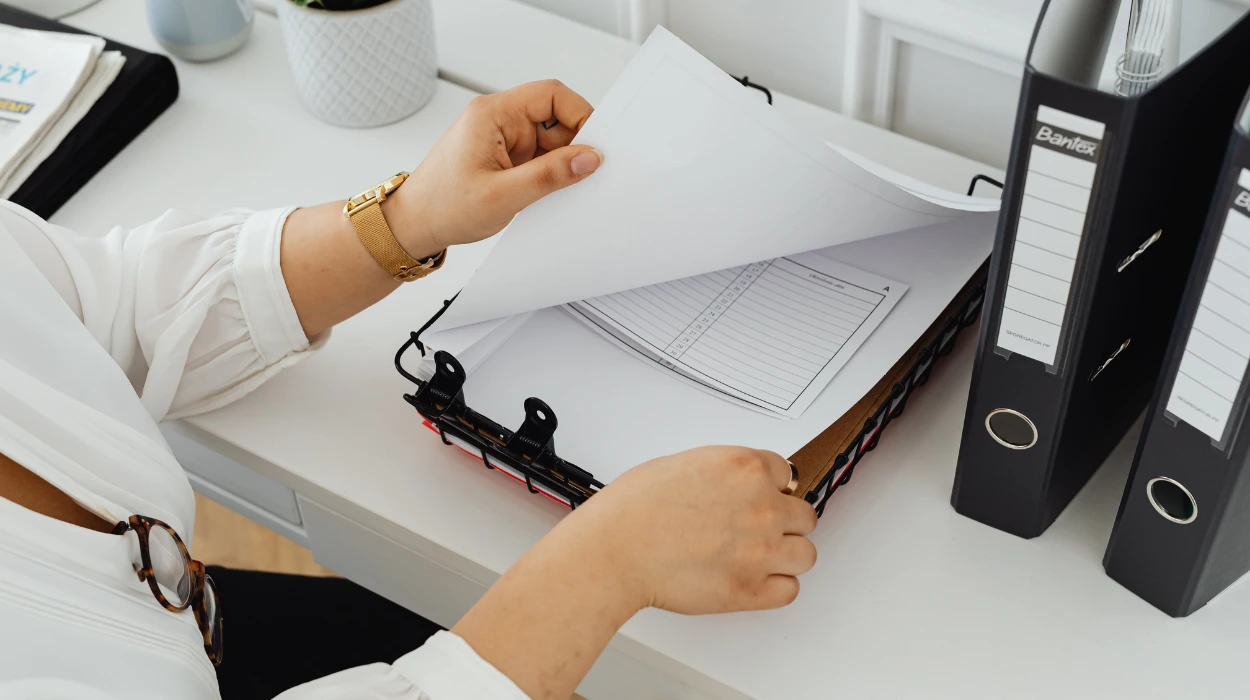 DIY Director Appointment vs. Professional Filing: A Risk Comparison in 2026
