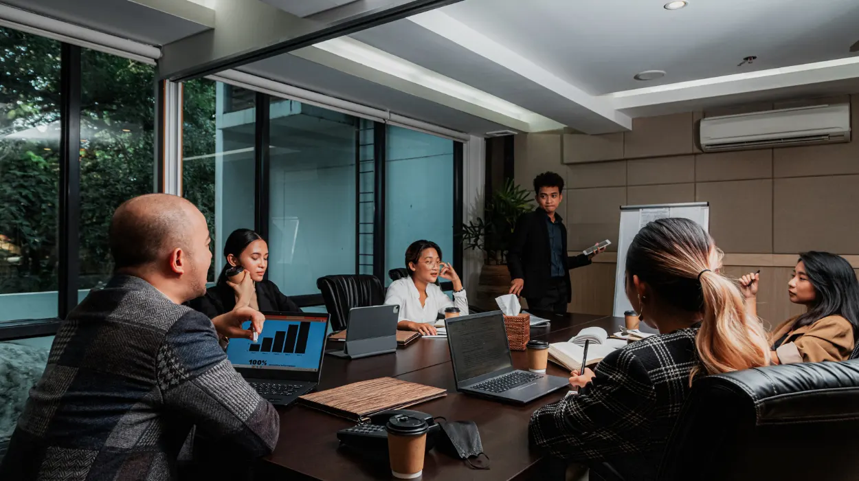 Why Are Businesses Switching to Hybrid Meeting Formats in 2026